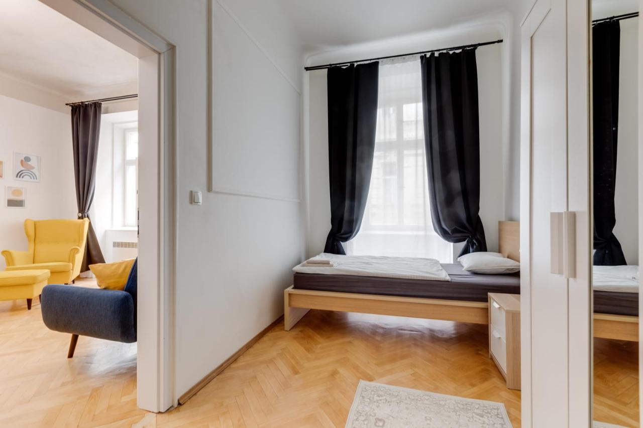 Lovely Apartments Heart Of Prag Exteriör bild